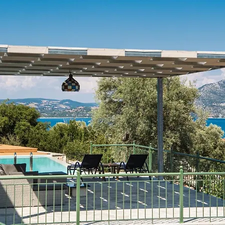 Loulou By Vilă Nikiana