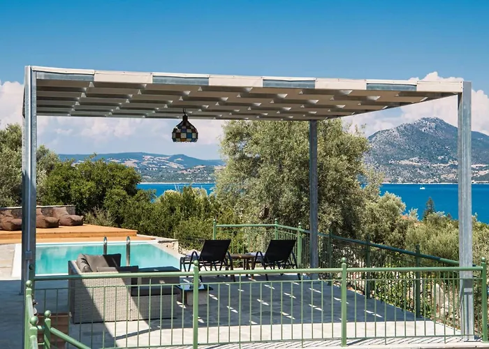 Loulou By Villa Nikiana